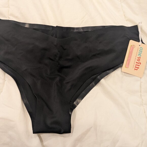 One with cheeky bikini bottom - Picture 2 of 2